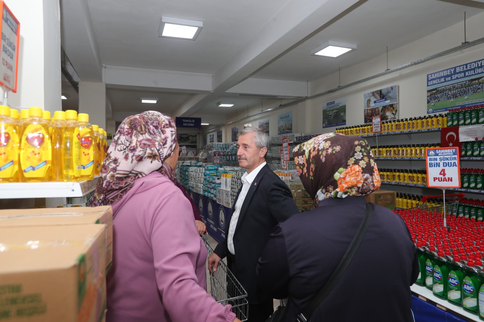Şahinbey Belediye'si Kurban Bayramında yüzleri güldürüyor